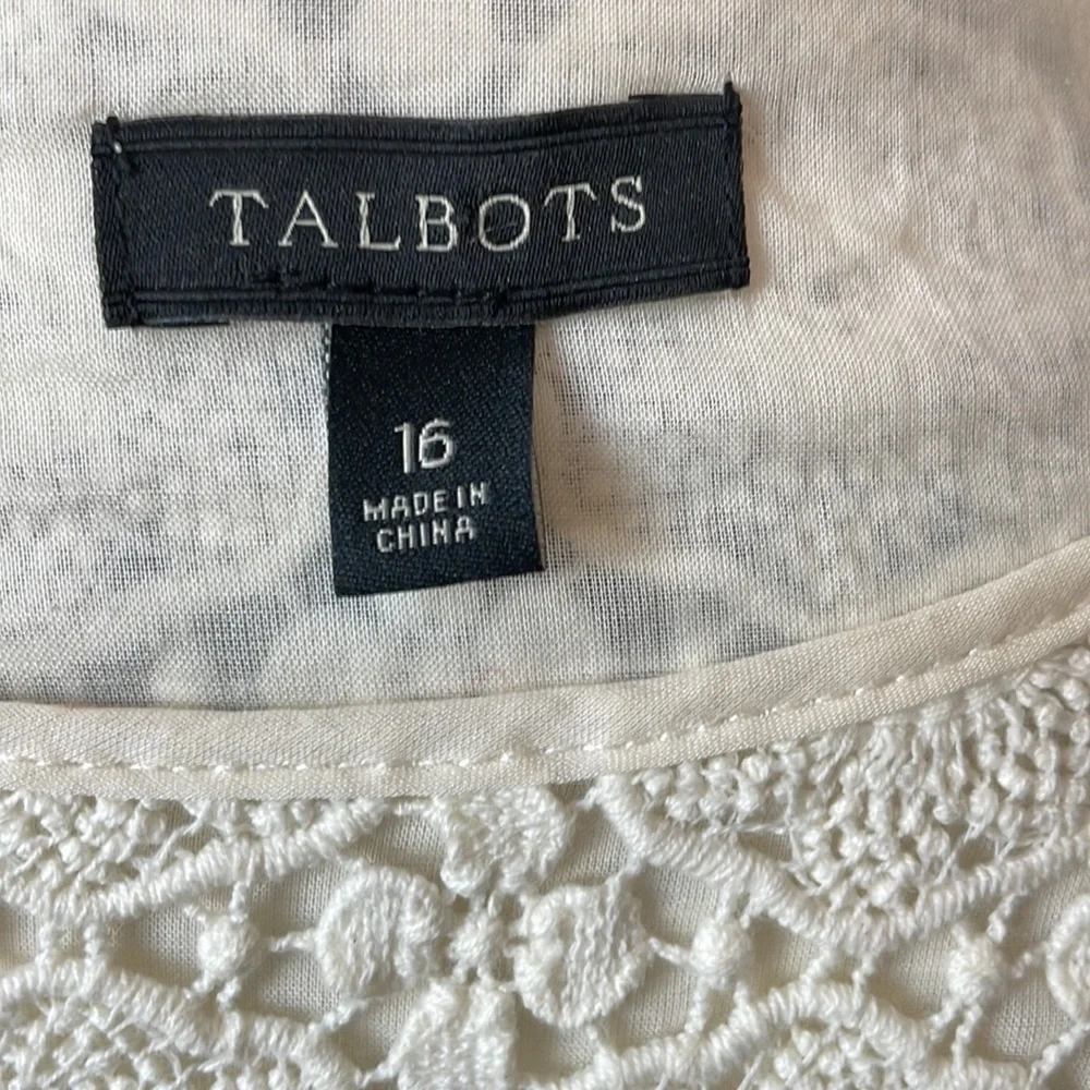 Beautiful Lace Top - Picture 4 of 8